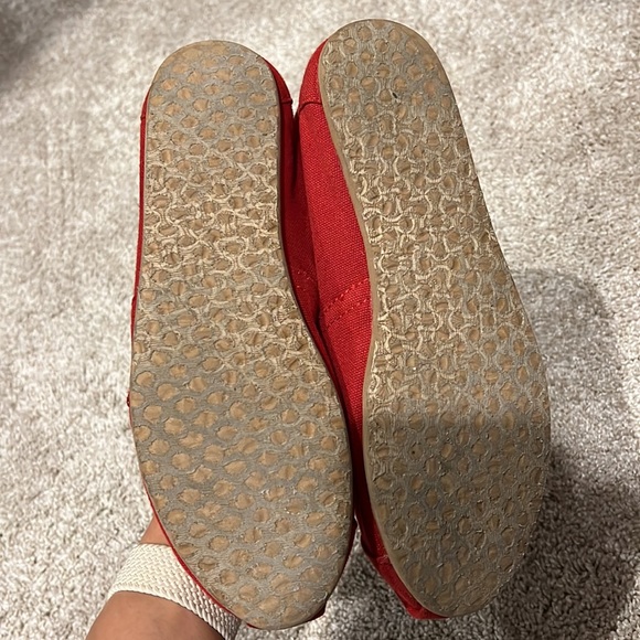 Toms Red Shoes Slip On - Picture 3 of 4